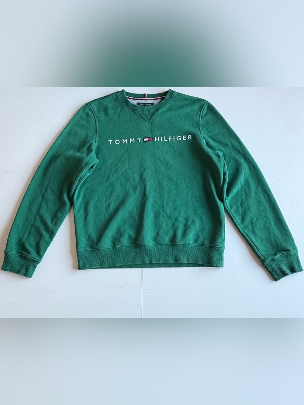Tommy Hilfiger Green Logo Crewneck Sweatshirt with Embroidered Flag